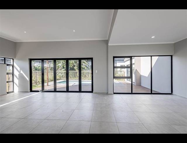 4 BEDROOM HOUSE FOR SALE IN PALM LAKES ESTATE
